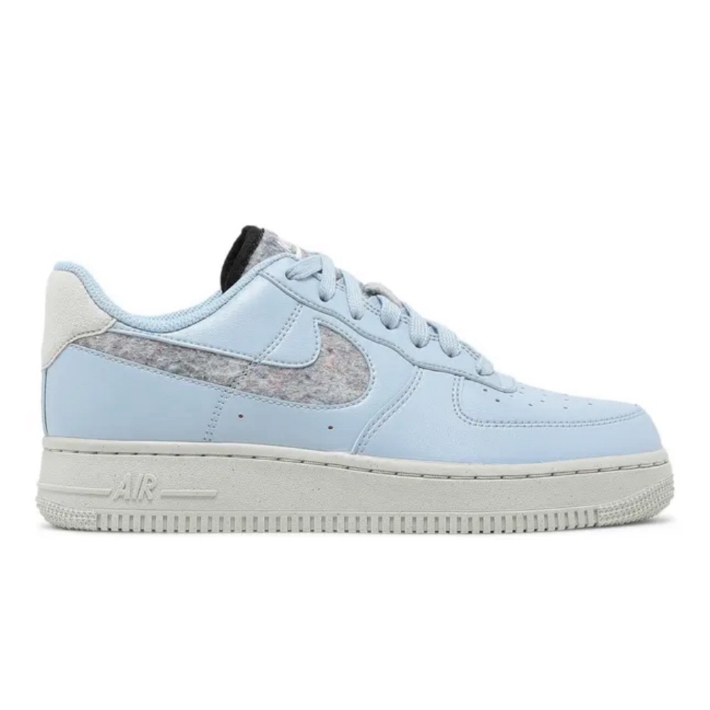 Nike Air Force 1 Low '07 SE Sneakers in Light Armory Blue